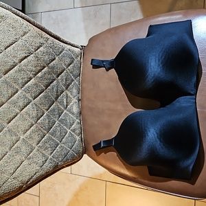 Soma Vanishing Back Wireless Black Bra Lined Padded